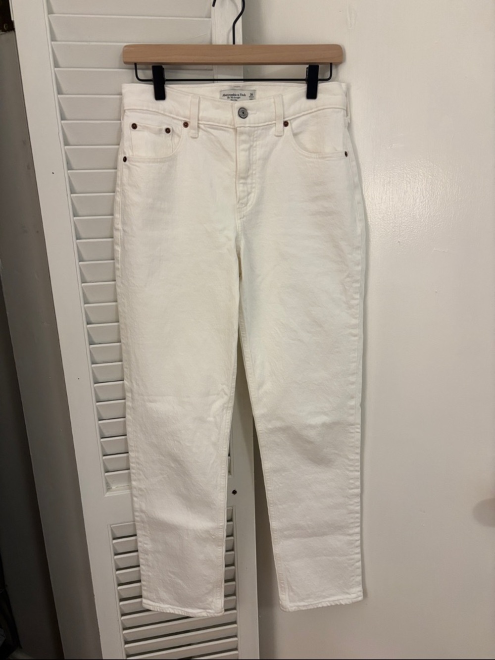 Abercrombie Curve Love Mid Rise Straight Jean